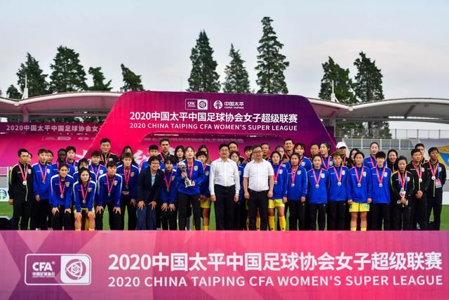 西班牙名将佩德罗宣布退役，职业生涯辉煌成就斐然
